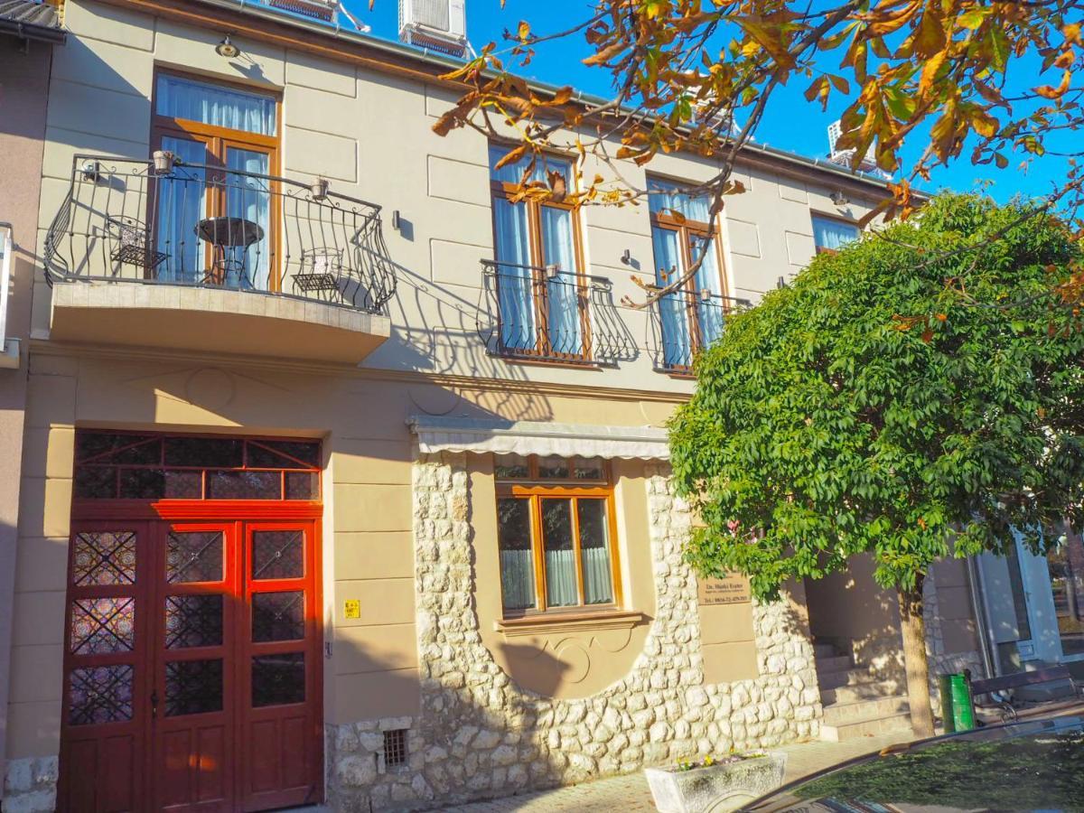 Holiday Apartmanház Harkány Kültér fotó