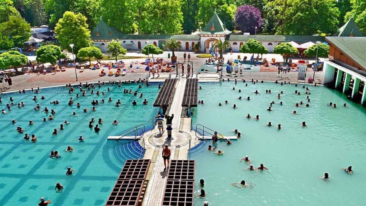 Holiday Apartmanház Harkány Kültér fotó