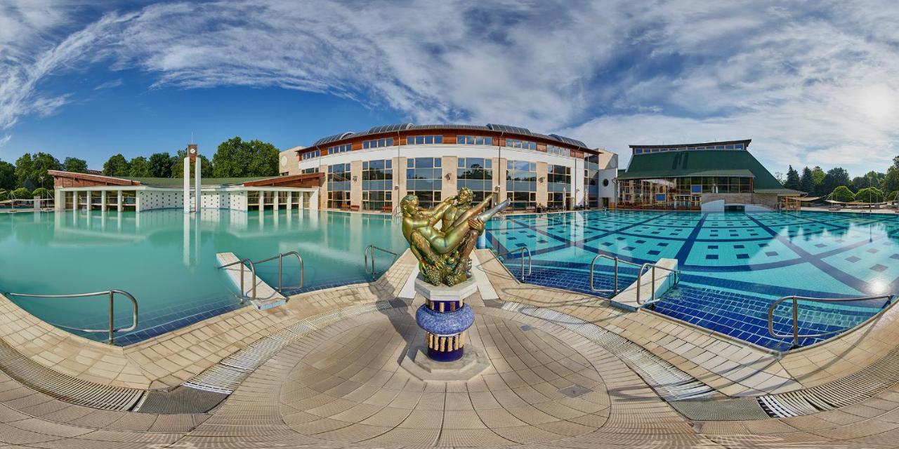 Holiday Apartmanház Harkány Kültér fotó