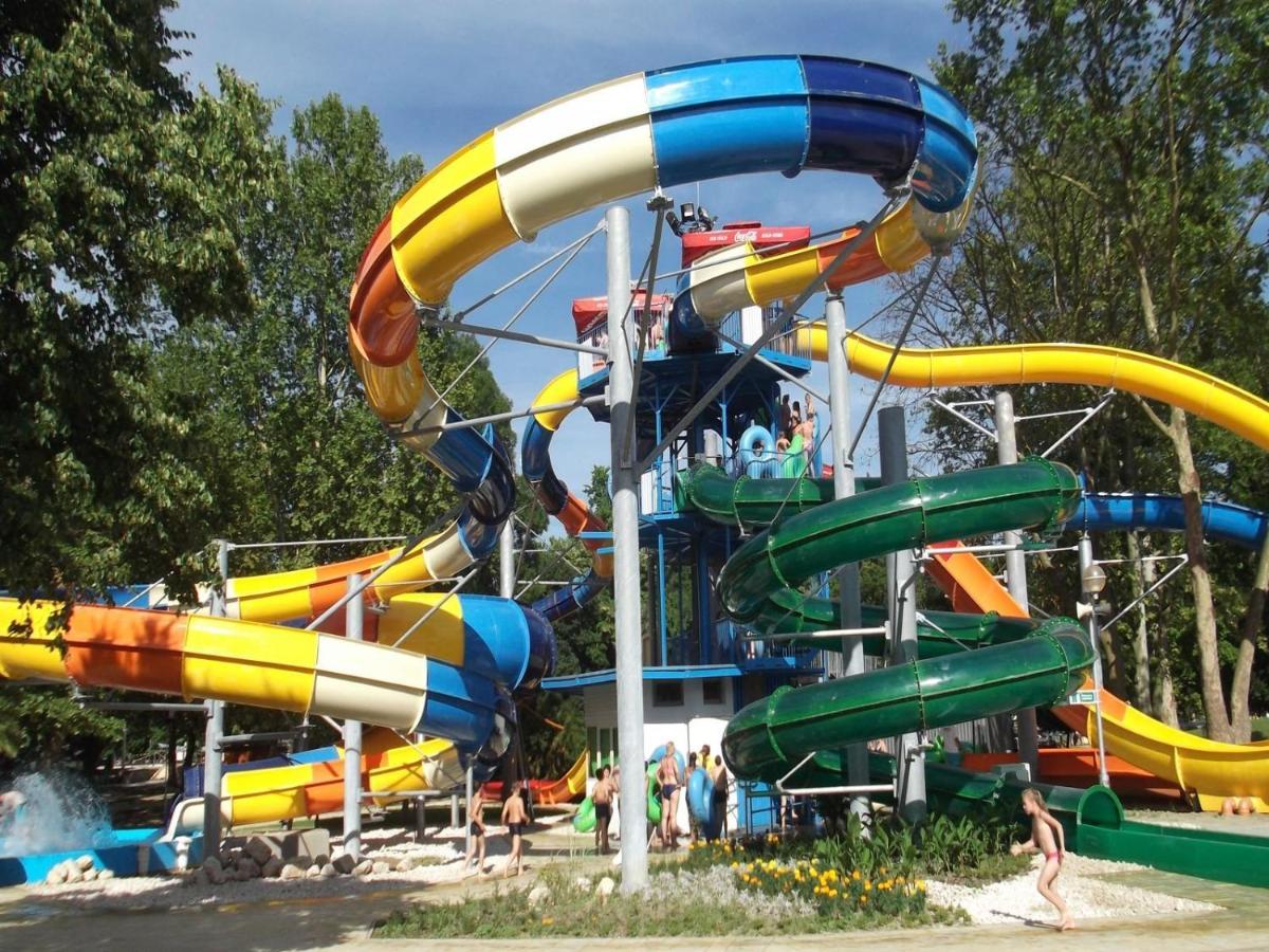 Holiday Apartmanház Harkány Kültér fotó