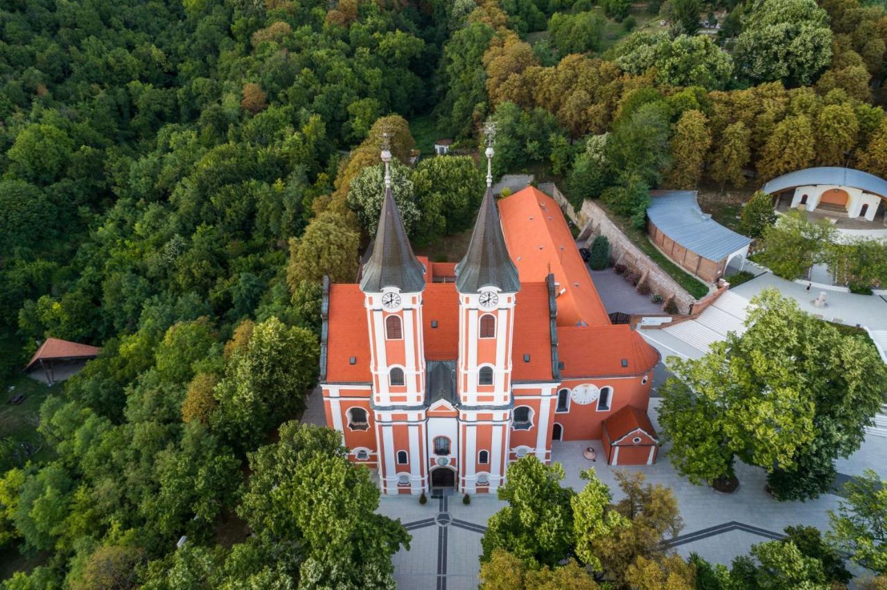Holiday Apartmanház Harkány Kültér fotó