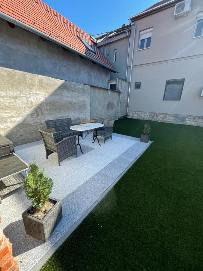 Holiday Apartmanház Harkány Kültér fotó