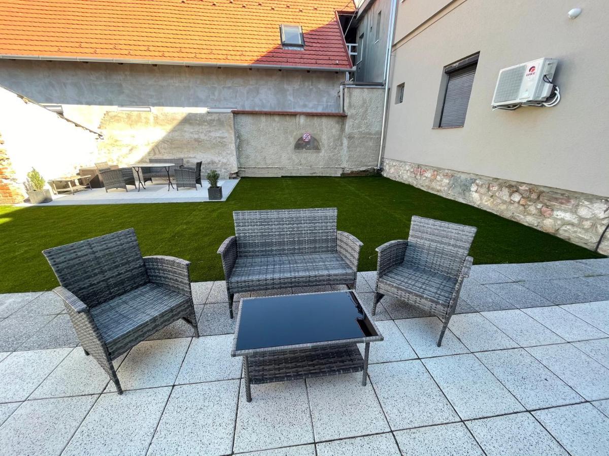 Holiday Apartmanház Harkány Kültér fotó