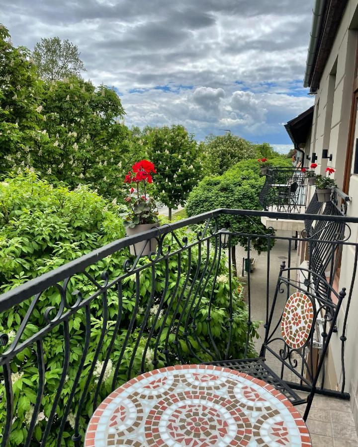 Holiday Apartmanház Harkány Kültér fotó