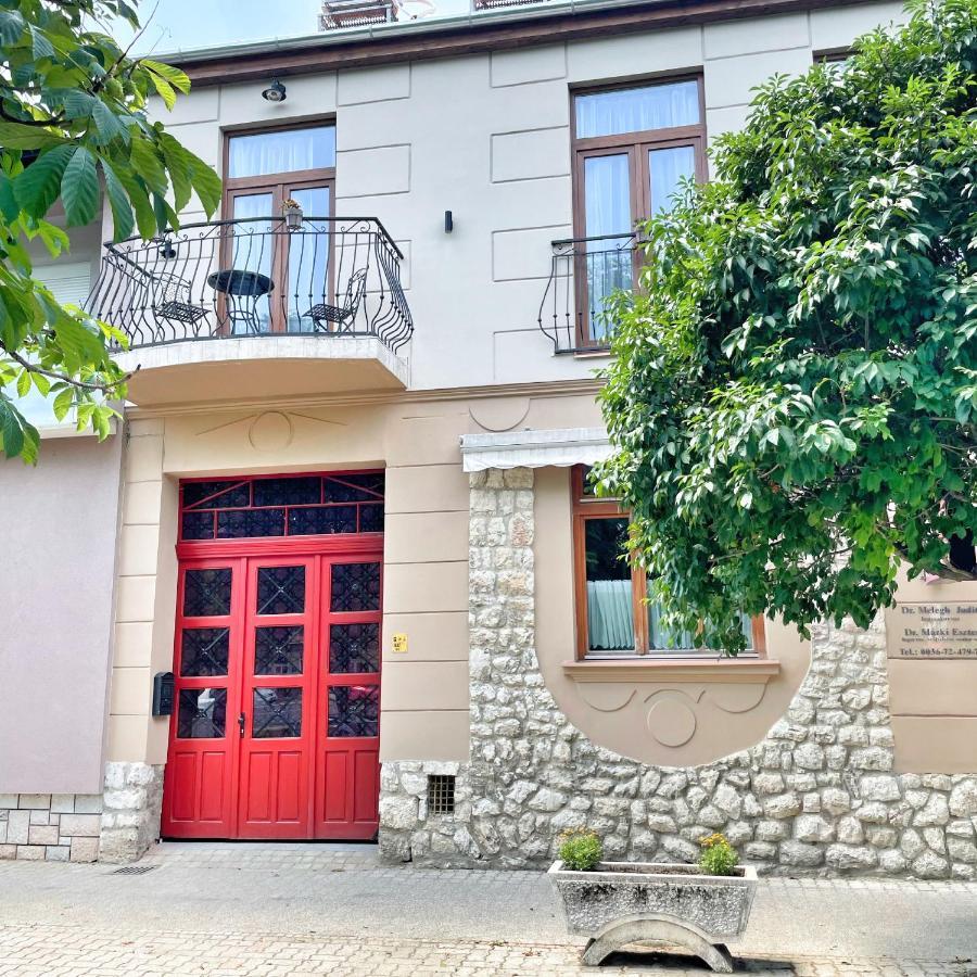 Holiday Apartmanház Harkány Kültér fotó